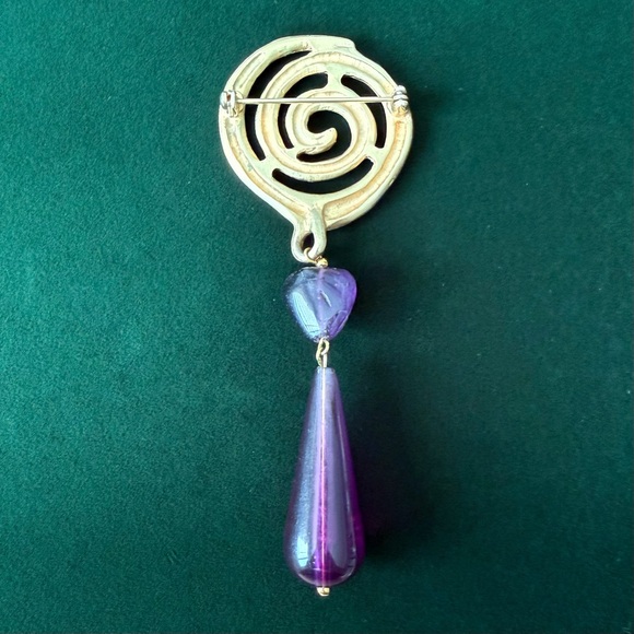 Vintage Matte Goldtone Spiral Brooch with Amethyst Bead & Purple Lucite Dangle - Picture 9 of 9